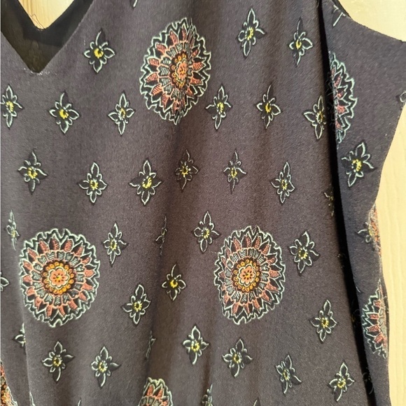 Loft Navy Paisley print V Neck, Sleeveless Wide Leg Jumpsuit. Size L - Picture 2 of 11